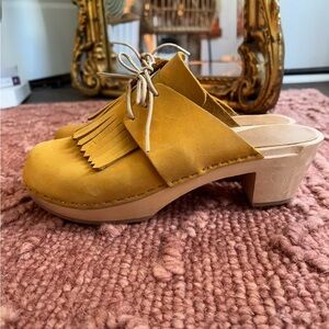 Bryr kilt clog size 38